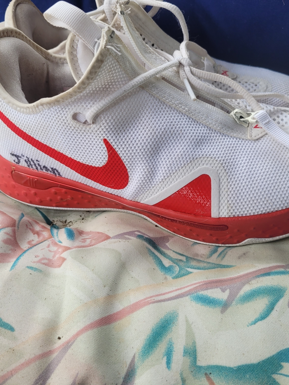 Nike Men’s White & Red Athletic Sneakers